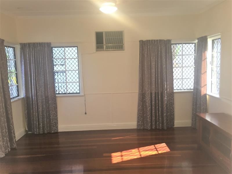 15 Woodville Street, Wandal QLD 4700